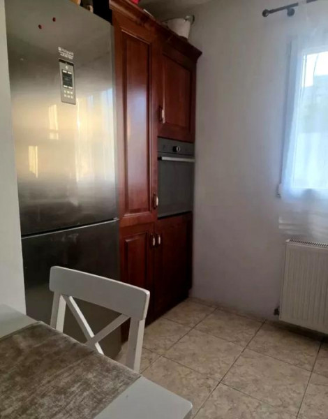 Apartament 3 camere decomandat zona Titan