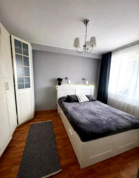 Apartament 3 camere decomandat zona Titan