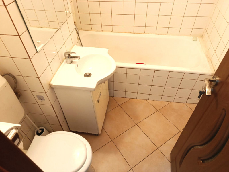 Apartament 2 camere decomandat, Etaj 3, Bloc stradal, Nicolae Grigorescu