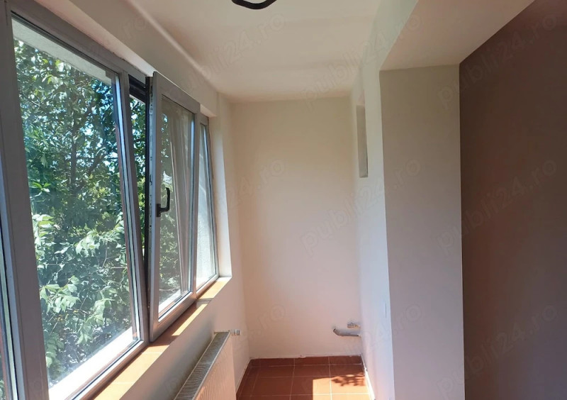 Vanzare apartament 3 camere, renovat complet, Piata Minis / Titan