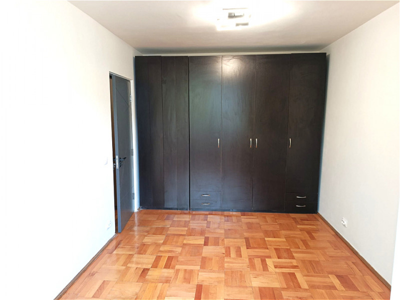 Vanzare apartament 3 camere, renovat complet, Piata Minis / Titan
