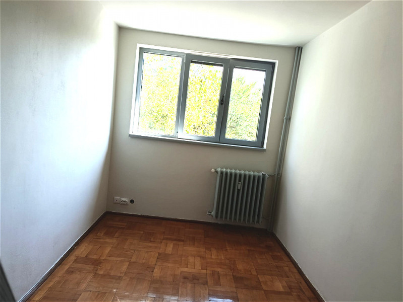 Vanzare apartament 3 camere, renovat complet, Piata Minis / Titan