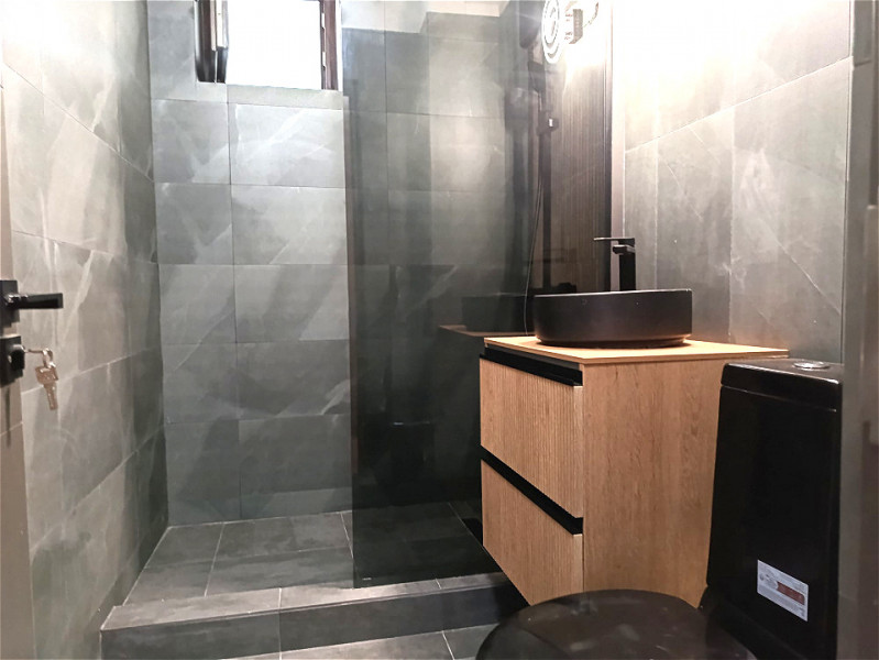Vanzare apartament 3 camere, renovat complet, Piata Minis / Titan