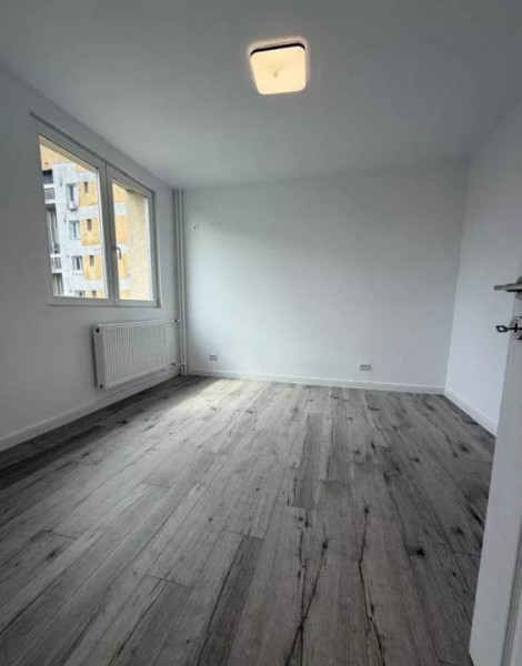 Apartament 2 camere etaj complet renovat - Titan