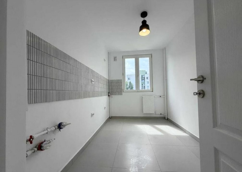 Apartament 2 camere etaj complet renovat - Titan
