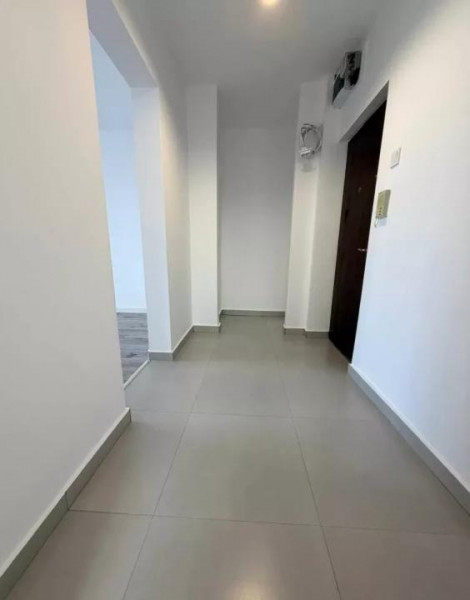 Apartament 2 camere etaj complet renovat - Titan