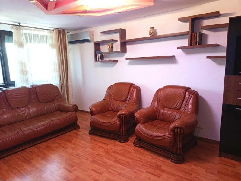 Apartament 2 camere decomandat Piata Minis, zona Titan