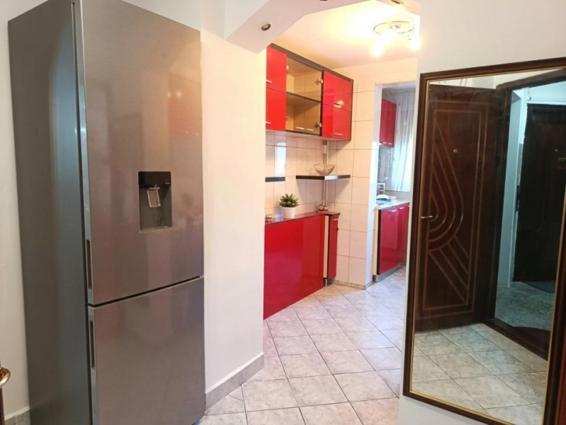 Apartament 2 camere decomandat Piata Minis, zona Titan