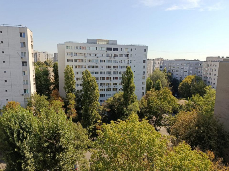 Apartament 2 camere decomandat, liber, metrou, adiacent Camil Ressu