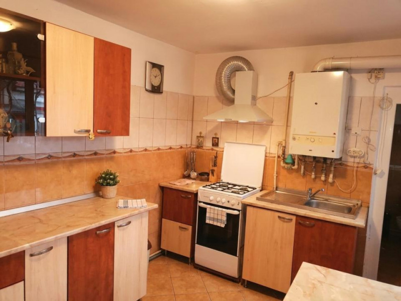 Casa individuala, 2 corpuri de cladire, centrala termica, Antiaeriana